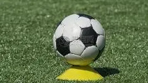 梅西强调：首要目标是夺冠欧冠，个人荣誉非我所求，留巴萨无压力